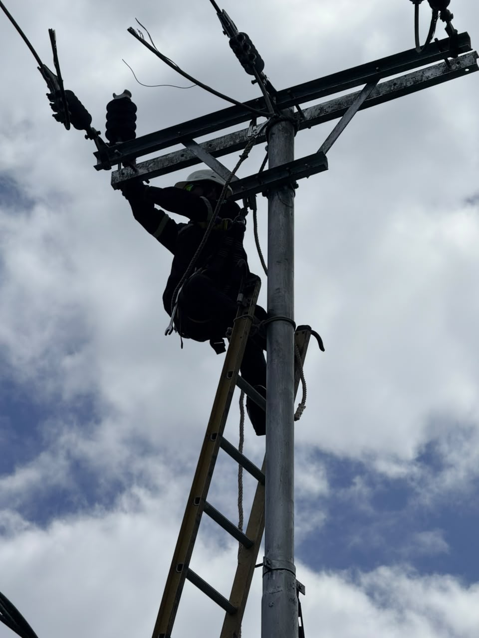 PT Metro Data Teknik Bersama Mitra Sukses Laksanakan Sertifikasi Kompetensi Ketenagalistrikan (SKTTK) di Kotamobagu — 5