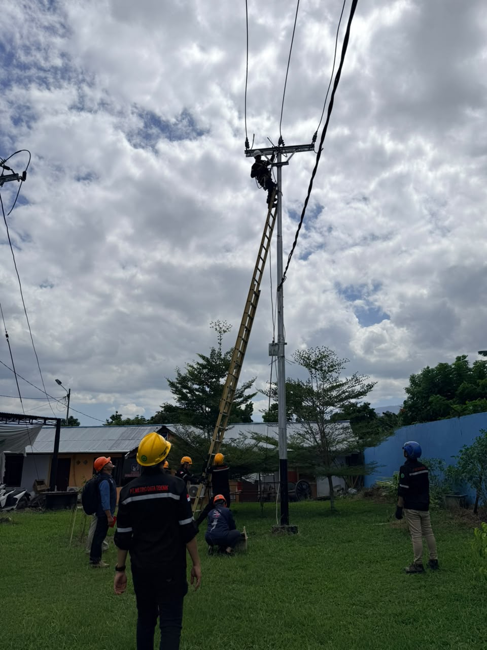 PT Metro Data Teknik Bersama Mitra Sukses Laksanakan Sertifikasi Kompetensi Ketenagalistrikan (SKTTK) di Kotamobagu — 8